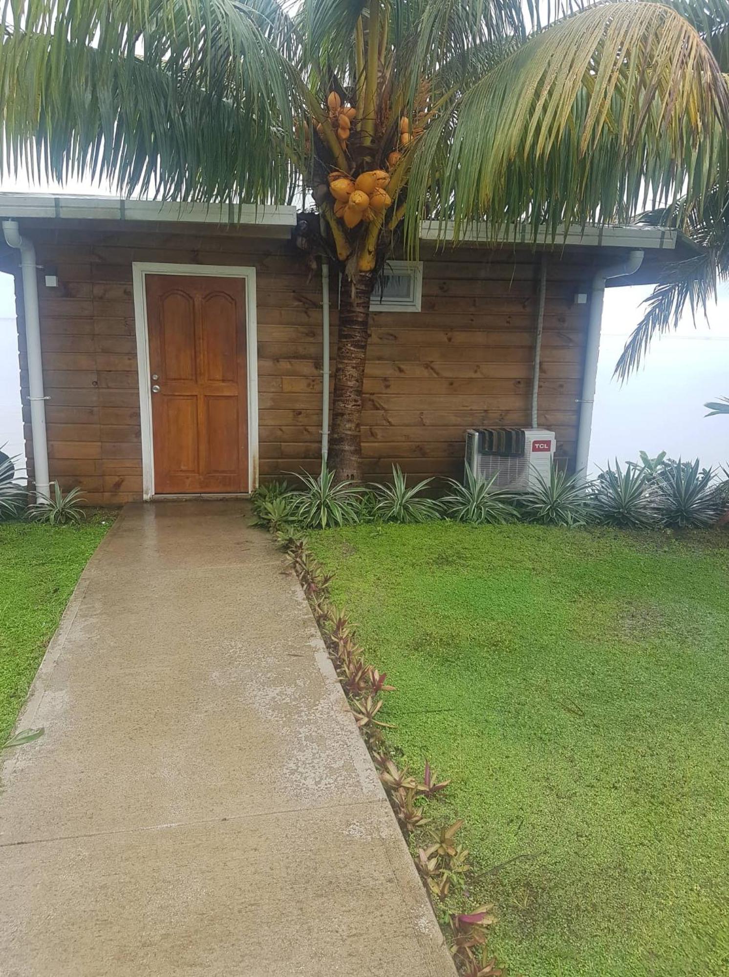 勒乌埃纳海滩度假酒店 Faleapuna 外观 照片